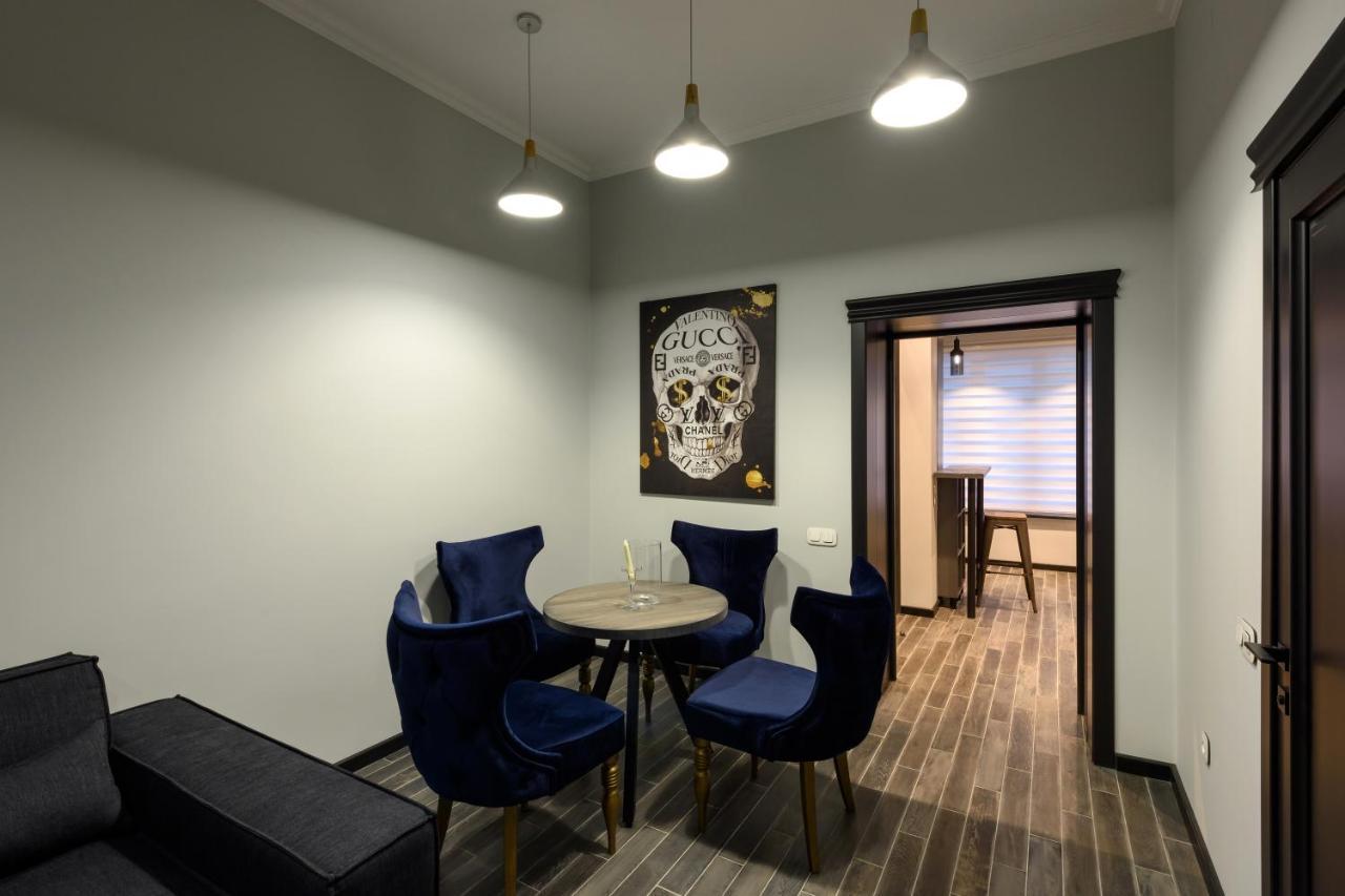 Apart Hotel Fusion Chernivtsi Exterior photo