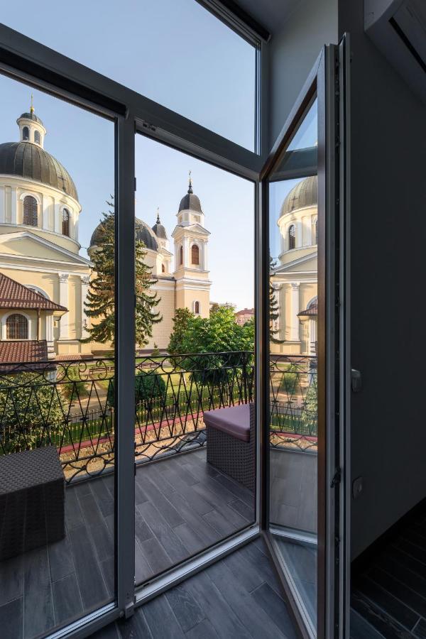 Apart Hotel Fusion Chernivtsi Exterior photo