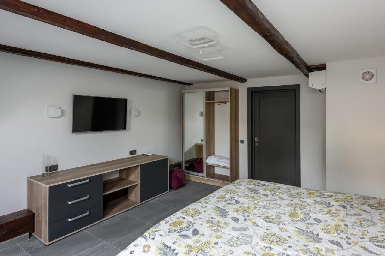 Apart Hotel Fusion Chernivtsi Exterior photo